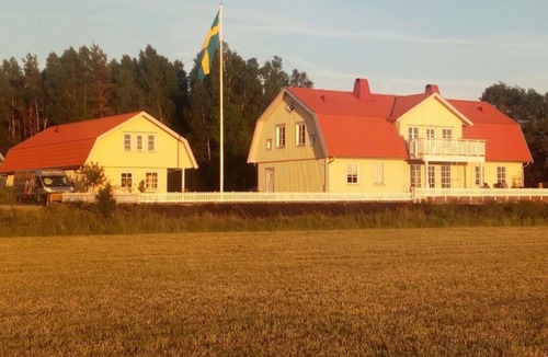 Save Villa | Gula Huset Mellan Kungälv, Torslanda och Göteborg
