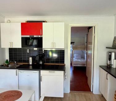 Lokholmen Apartment | Hällestrand Semesterby R19