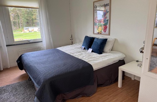 Lokholmen Apartment | Hällestrand Vandrarhem - Lägenhet "Laxen"