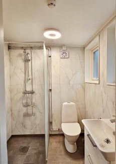 Lokholmen Apartment | Hällestrand Vandrarhem - Lägenhet "Laxen"