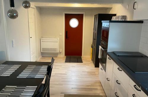 Vibble Apartment | Högklint Rövar Liljas Apartment