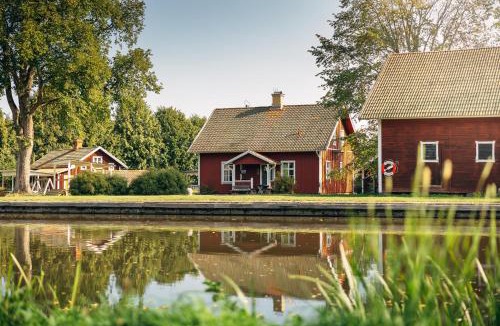 Toreboda House | Hajstorp Slusscafé & Vandrarhem