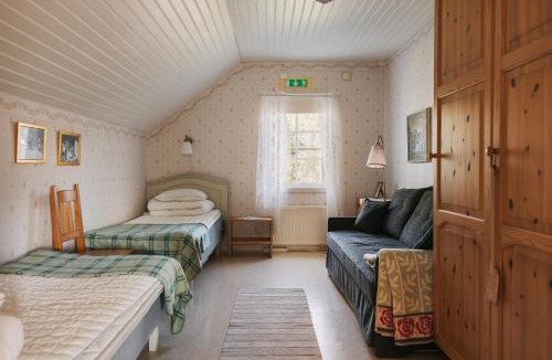 Toreboda House | Hajstorp Slusscafé & Vandrarhem