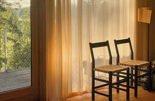 Navekvarn House | Hand-built cabin by the Sörmland hiking trail