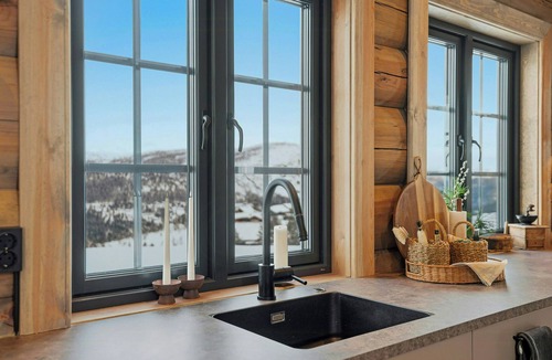 Valle House | Hand-crafted cabin in Evardalen near Hovden