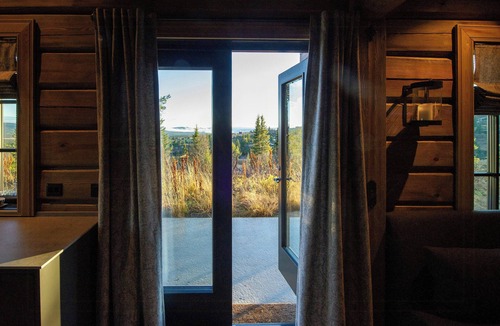 Kamben House | Handcrafted log cabin at Golsfjellet