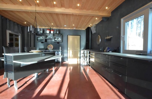 Gislaved Cottage | Handicap friendly house with elevator. Spaa