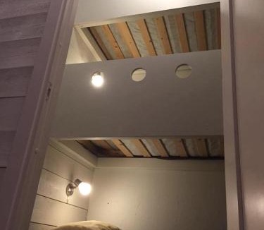 Larbro Apartment | Hangvar Skola Musiksalen
