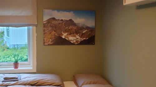 Skjervoy Hotel | Hanne North Guest Studios