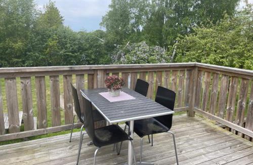 Hasslo House | Hasslo Holiday Home with Garden