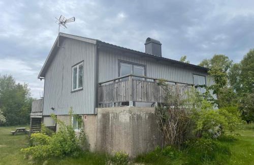 Hasslo House | Hasslo Holiday Home with Garden
