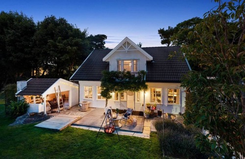Stavanger House | Havglimt Garden House – Quiet Retreat with Terrace