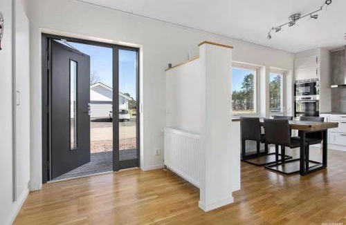 Monsteras Villa | Havsnära Nybyggd Modern villa uthyres året runt!