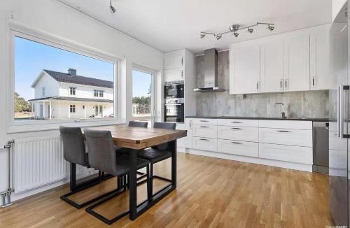 Monsteras Villa | Havsnära Nybyggd Modern villa uthyres året runt!