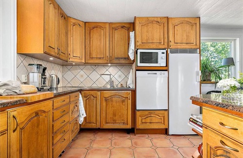 Osby Villa | Hazelnut Villa - Lake & Town Retreat