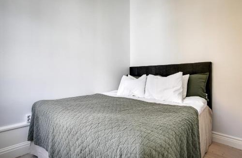Sodermalm Apartment | Heart of Södermalm Walk to Everything - 2Bed Apart