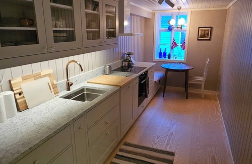 Lærdalsøyri House | Hellandbui in Øyragata, Lærdal