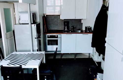 Etu-Toolo Apartment | Helsinki city centre classic studio+loft