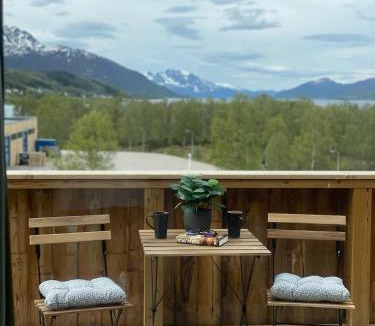 Dyry Apartment | Helt ny sentral 2-roms leilighet i Dyrøy