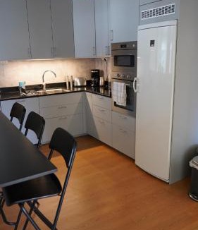 Henan Hostel | Henåns Hostel in the Marina