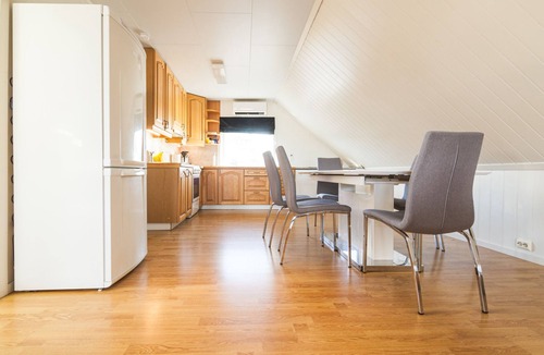Henningsvaer Apartment | Henningsvær Harbour Retreat