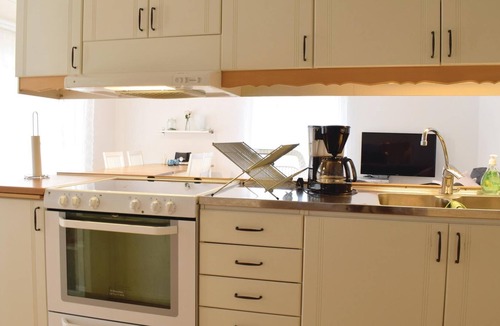 Stora Fro House | Here you will stay only 150 m from the Kalmarsund beach.