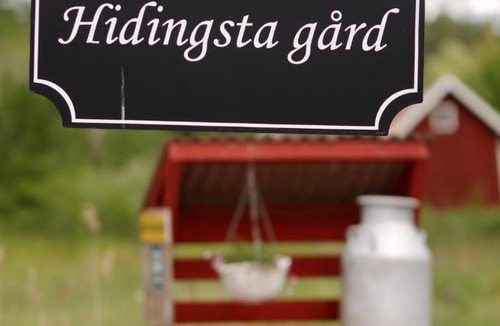 Orebro Bed & Breakfast | Hidingsta gård B&B