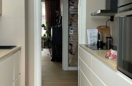 St. Hanshaugen Apartment | High ceilings by the Palace in Oslo