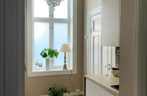 St. Hanshaugen Apartment | High ceilings by the Palace in Oslo