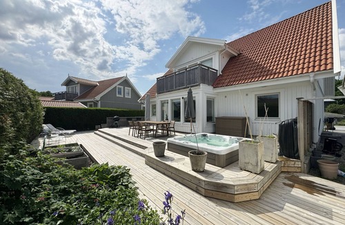 Grebbestad House | High standard villa in historic Grebbestad | SE09051