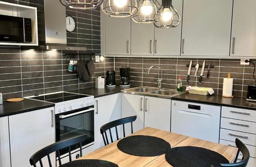 Ivalo House | Hillhouse Cottages C & D