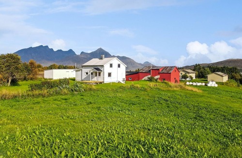 Leknes House | Himmelstein, cosy house in Lofoten