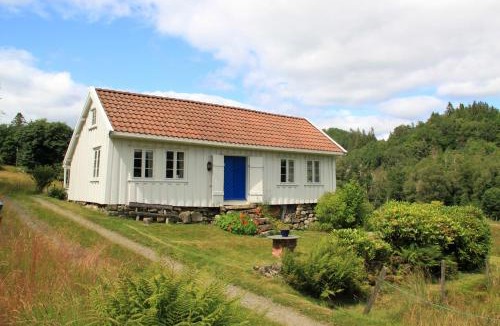 Farsund Ski Chalet | Historic Cabin near Fjord - Southern Norway