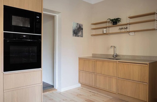 Tampere Apartment | Historic Central Pyynikki 3BR Apt. Free Parking.