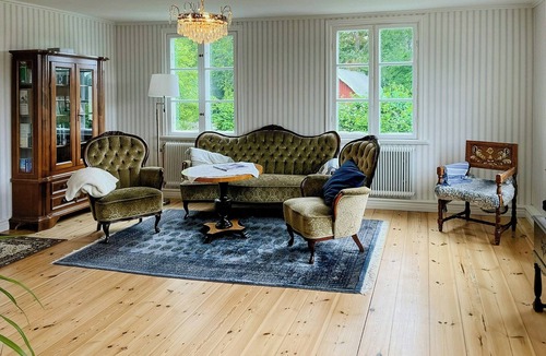 Svangsta House | Historic countryside home near lake in Ekeryd
