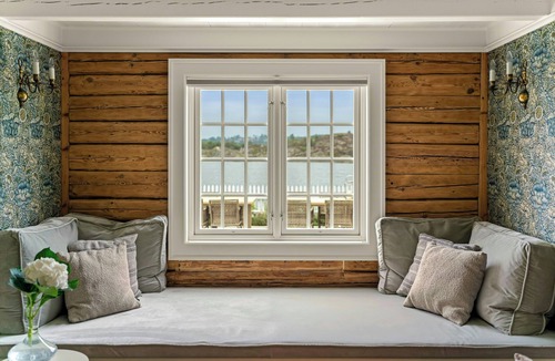 Arendal House | Historic customs house on Merdø from 1650