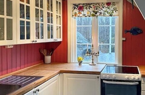 Kragero House | Historic farmhouse by the archipelago park