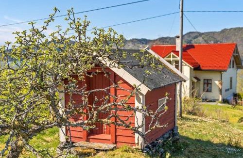 Osteroy House | Historic Fjord-View Villa
