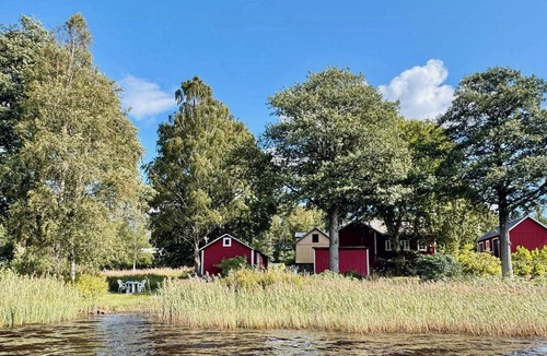 Skanes Fagerhult House | Historic lakeside house with private beach