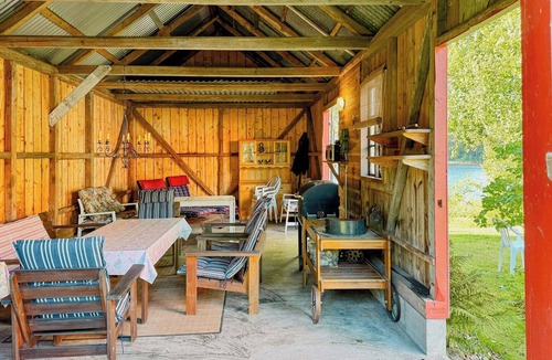 Skanes Fagerhult House | Historic lakeside house with private beach