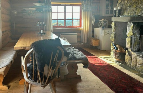Ringebu House | Historic log cabin with views of Rondane