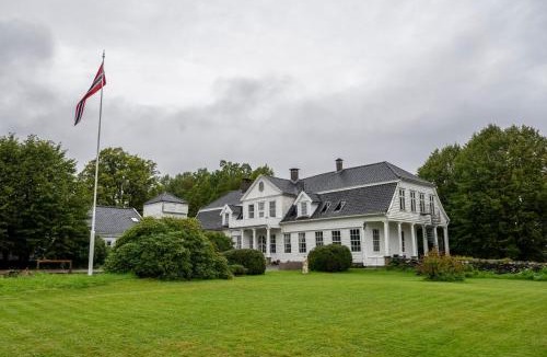 Ask Villa | Historic manor from 1793 in rural surroundings
