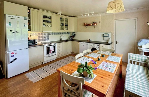 Dalskog House | Historic vicarage by the lake in Dalskog