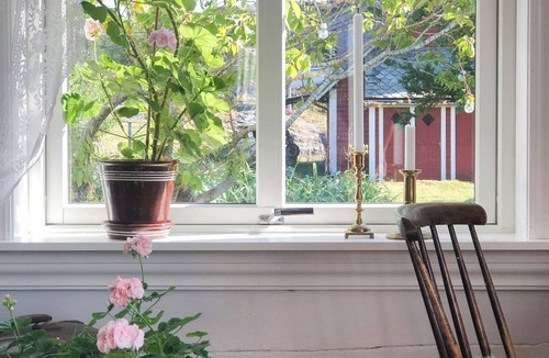 Solund House | Historic villa by the sea in Solund