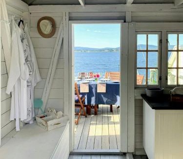 Nesoddtangen House | Historical Cabin At Flaskebekk