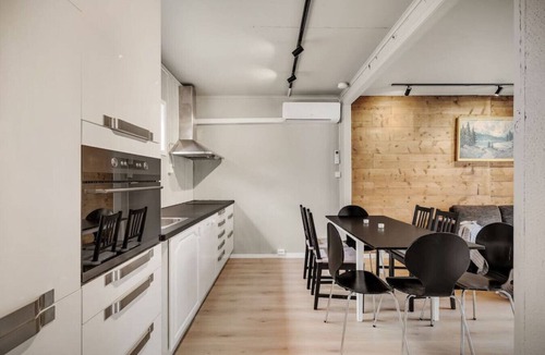 Engen Apartment | Historical Teatergaten - Sleeps 8 - Easycheck-in!