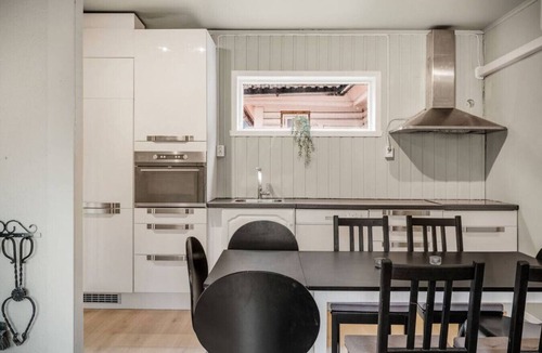 Engen Apartment | Historical Teatergaten - Sleeps 8 - Easycheck-in!