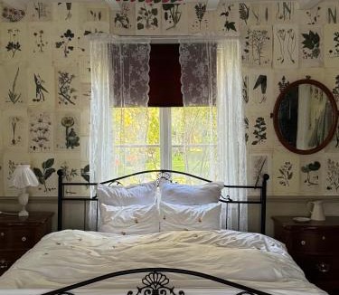 Brakne-Hoby Bed & Breakfast | Hoby Kulle Herrgård B&B