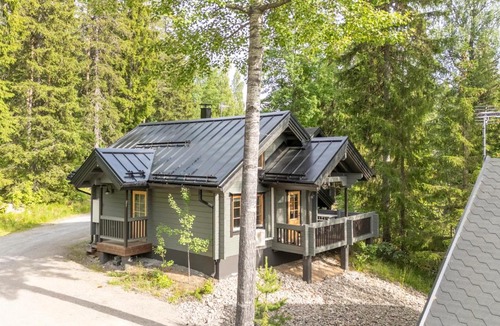 Jamsa Ski Chalet | Holiday Cabin Himos-Onni inc 2 ski lift tickets during winter