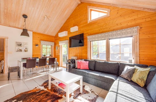 Jamsa Ski Chalet | Holiday Cabin Himos-Onni inc 2 ski lift tickets during winter